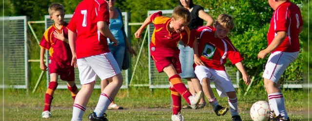 Gestern gab es in Mosbach ein Fußballspiel der, ich glaube, F-Jugend. Hier wollte ich einmal den Sportmodus meiner Sony Alpha 580 ausprobieren.  Also das 70-210/F4 aufgeflanscht und los ging es.
Im [...]